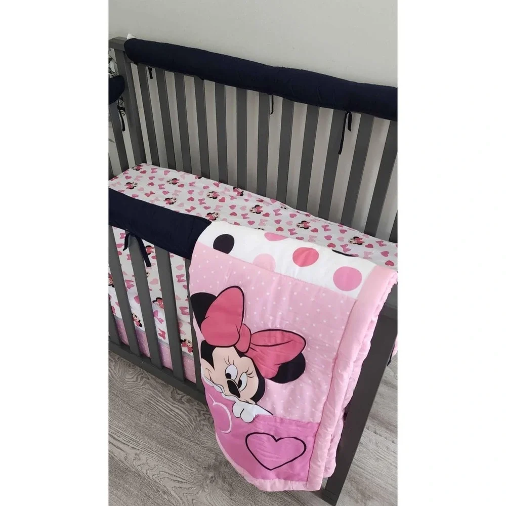Disney Baby Minnie Mouse 3 pc Crib Bedding Set Pink Nursery  Sheet Keepsake Box‎